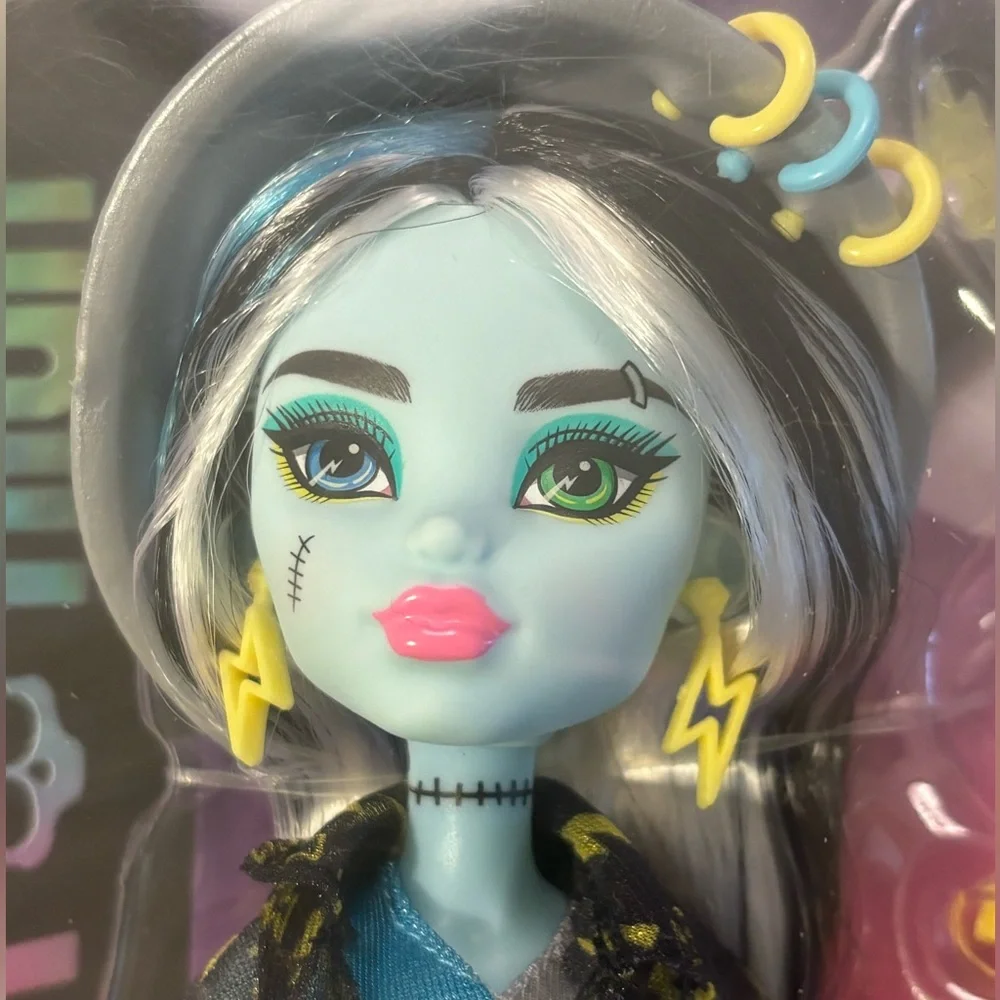 🆕Monster High Scare-adise Island Frankie Stein Doll